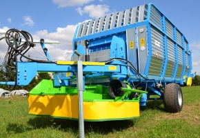 Maquinaria agrícola hillock pilotes montículos cortador Zielonek Polonia